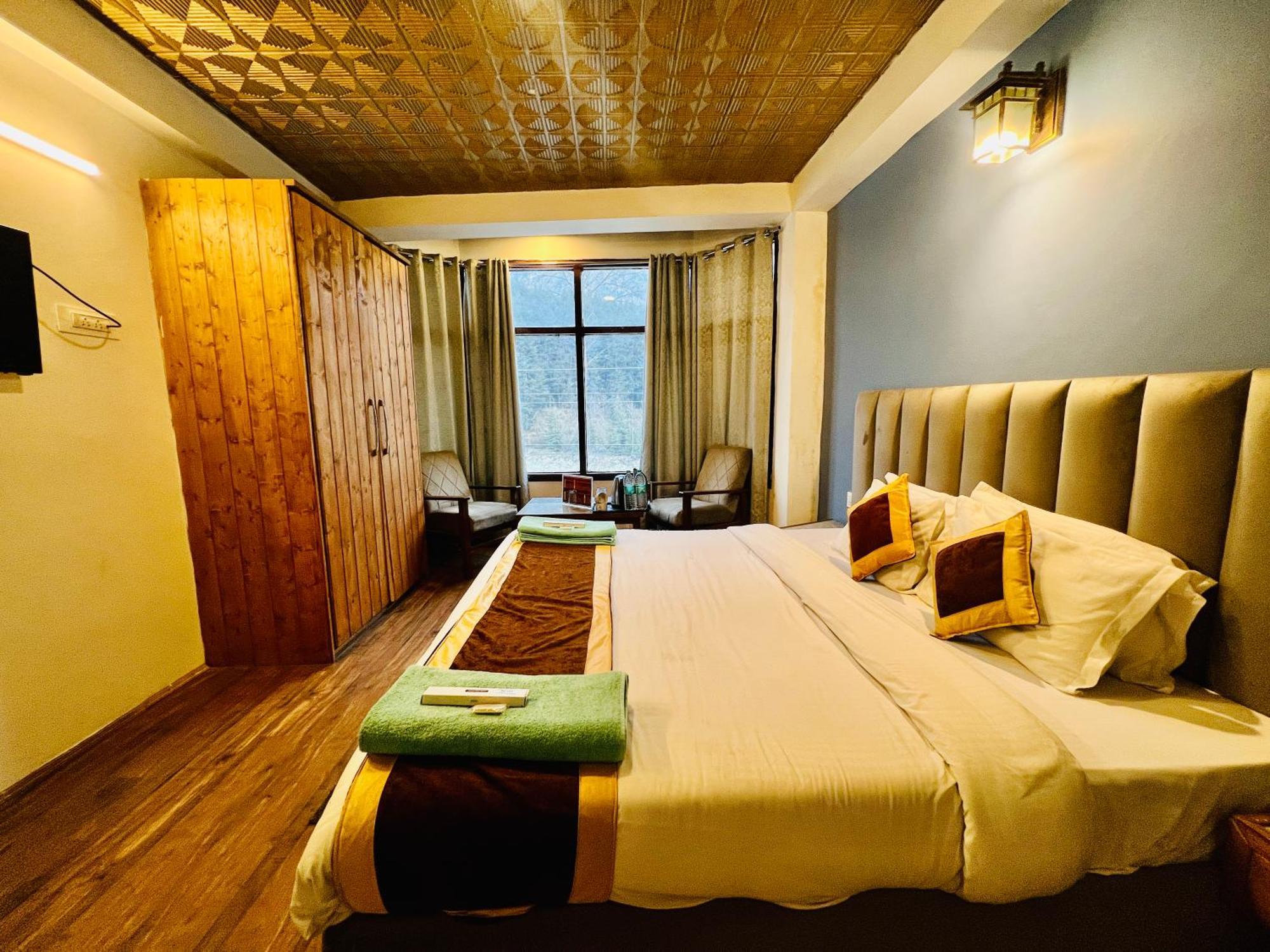 Hotel Green Link -#Near Volvo Bus Stand #Mountain View #River View #Open Terrace Manāli Buitenkant foto