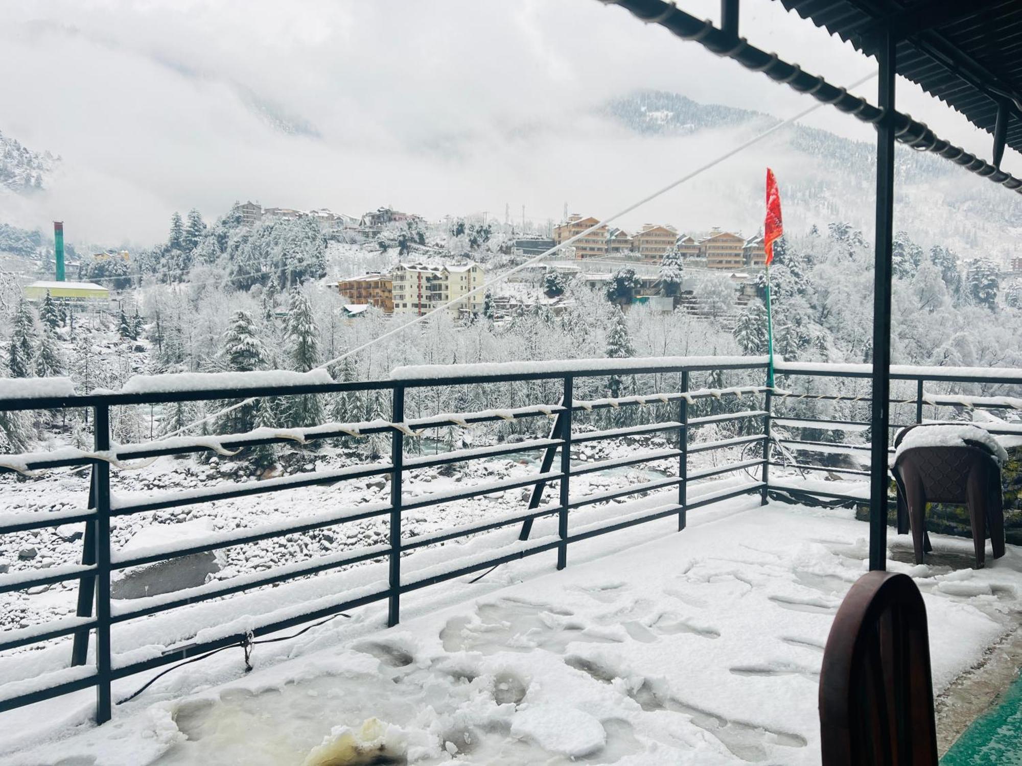 Hotel Green Link -#Near Volvo Bus Stand #Mountain View #River View #Open Terrace Manāli Buitenkant foto