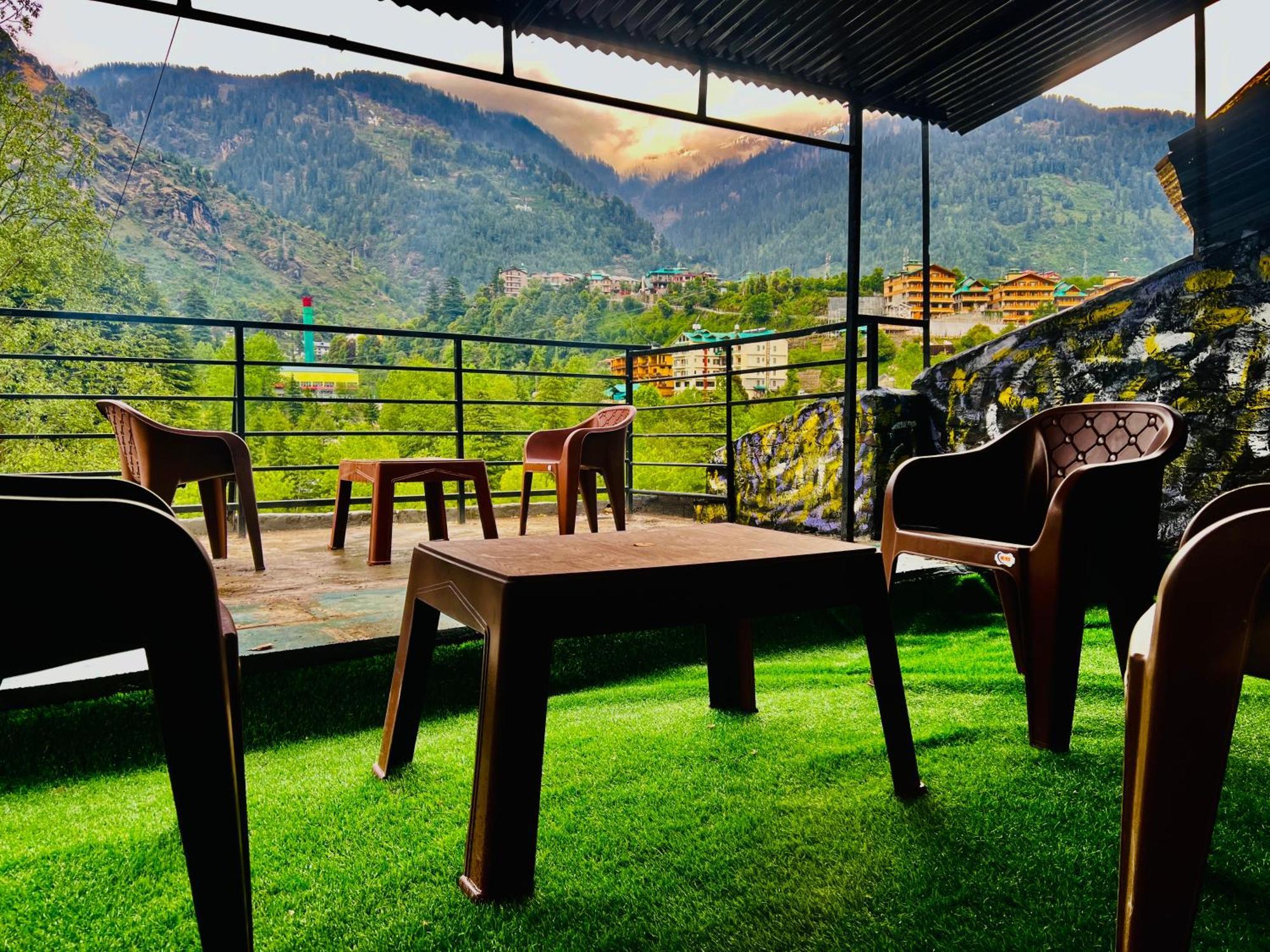 Hotel Green Link -#Near Volvo Bus Stand #Mountain View #River View #Open Terrace Manāli Buitenkant foto