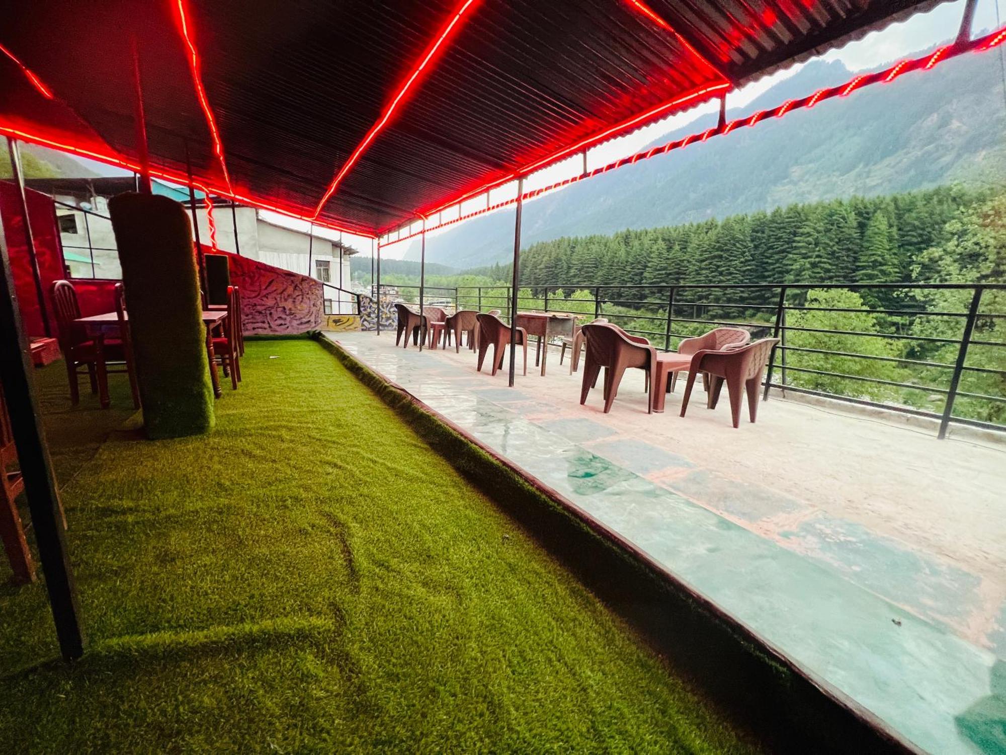 Hotel Green Link -#Near Volvo Bus Stand #Mountain View #River View #Open Terrace Manāli Buitenkant foto